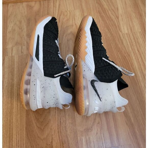 Nike LeBron XVIII GS Sneakers 6Y - Picture 6 of 9